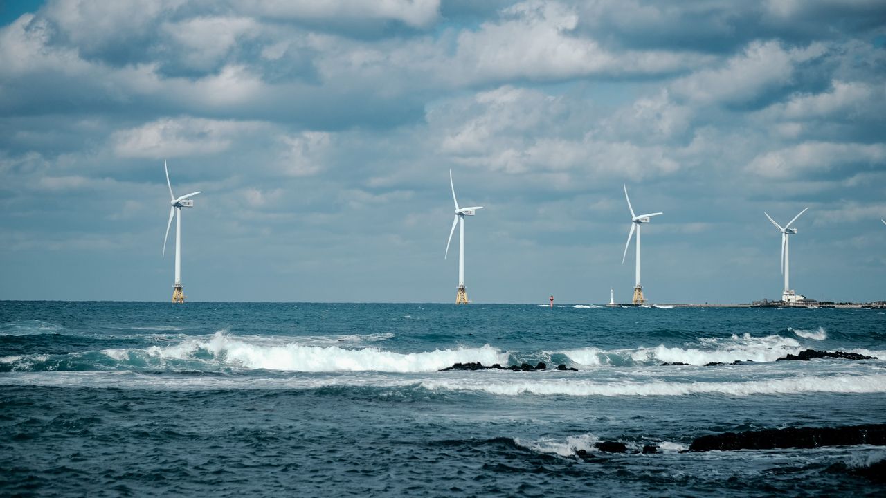 How Octopus Energy's Free Electricity Initiative Saves Millions and Prevents Wind Farm Shutdowns: A Complete Guide