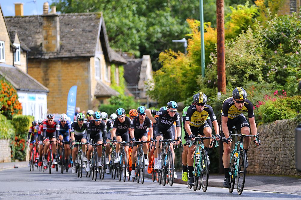 LottoNL-Jumbo control the peloton