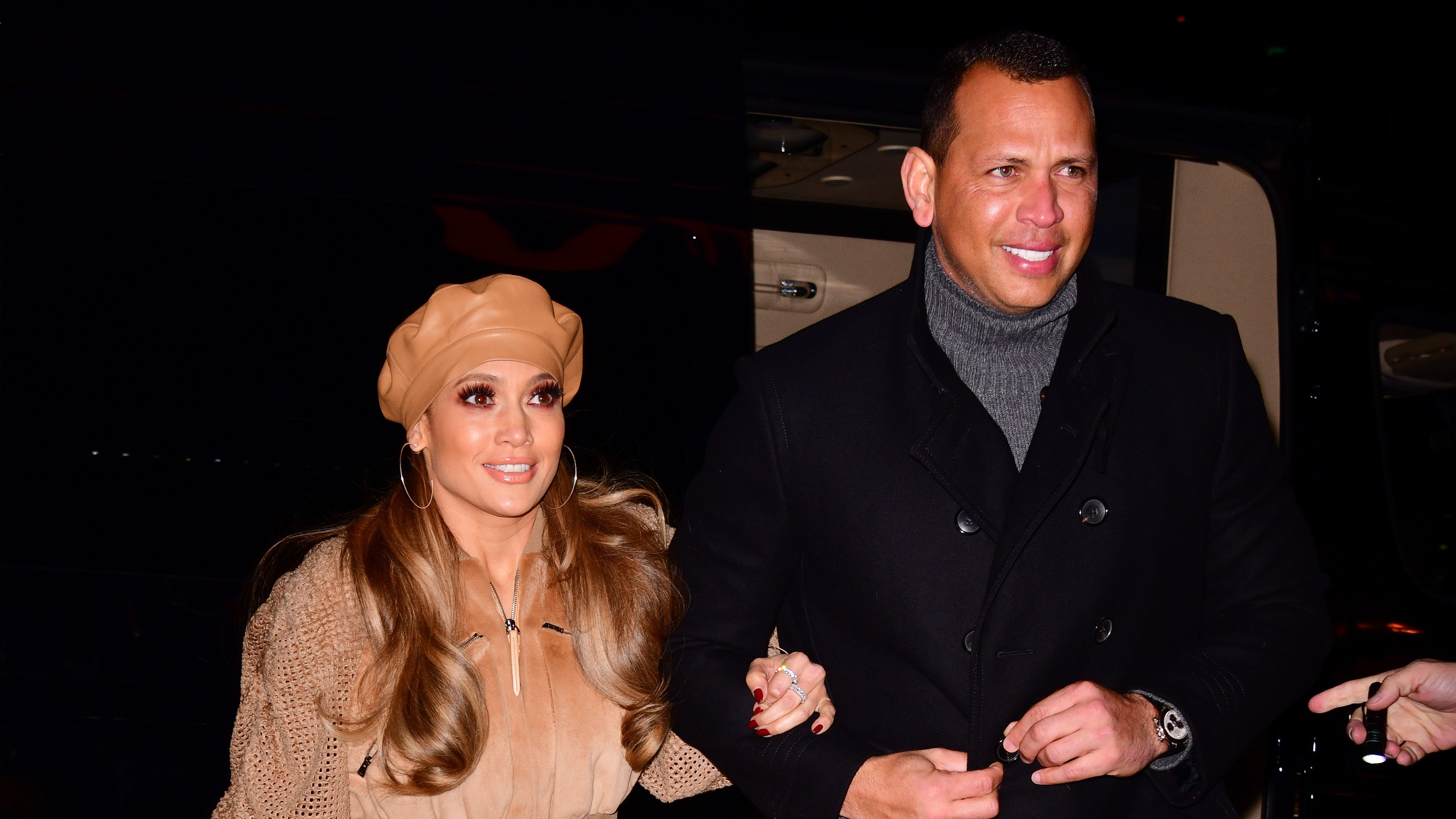 Jennifer Lopez shares cute family snap with Alex Rodriguez and his  daughters on Thanksgiving