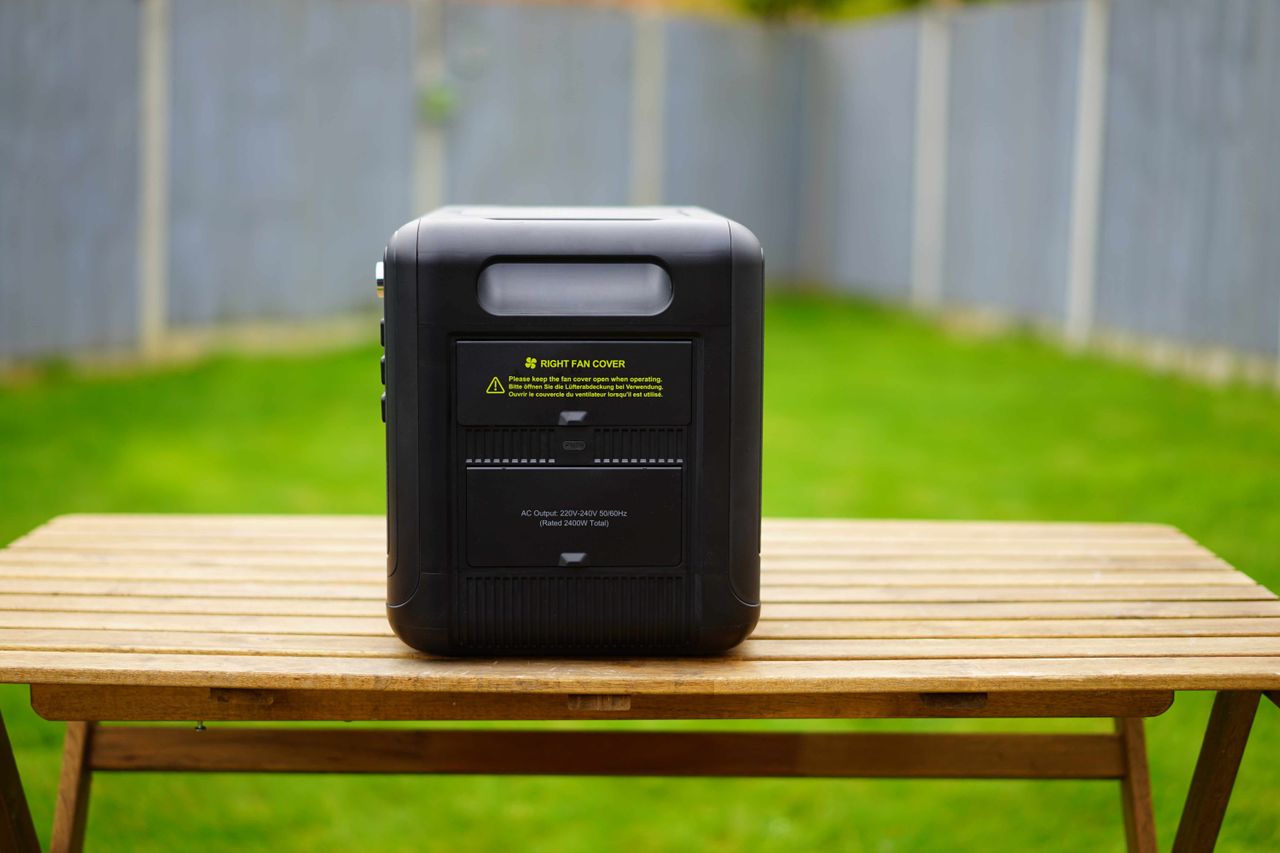 Fossibot F2400 during our review process
