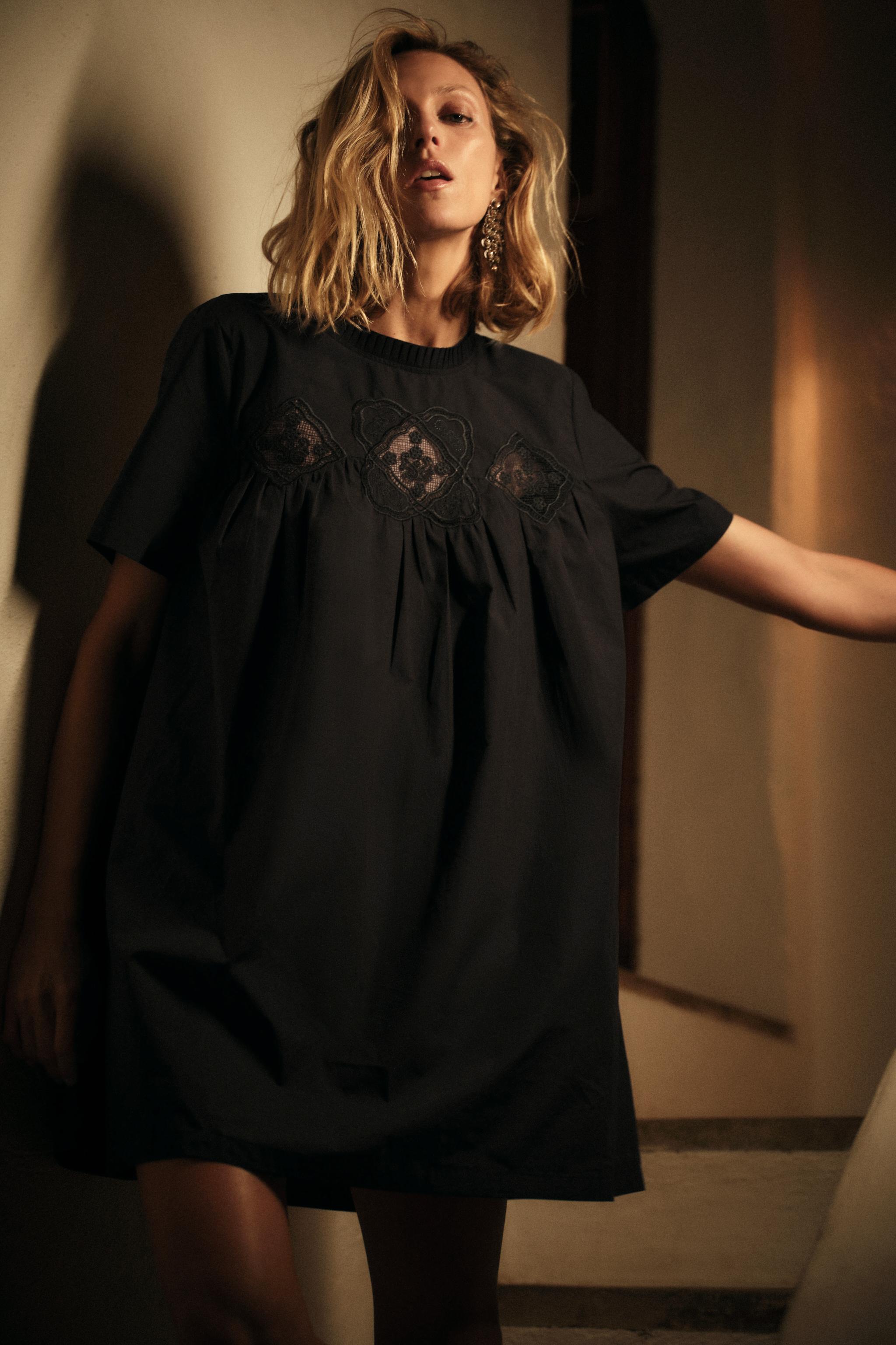 Embroidered short skirt ZW series