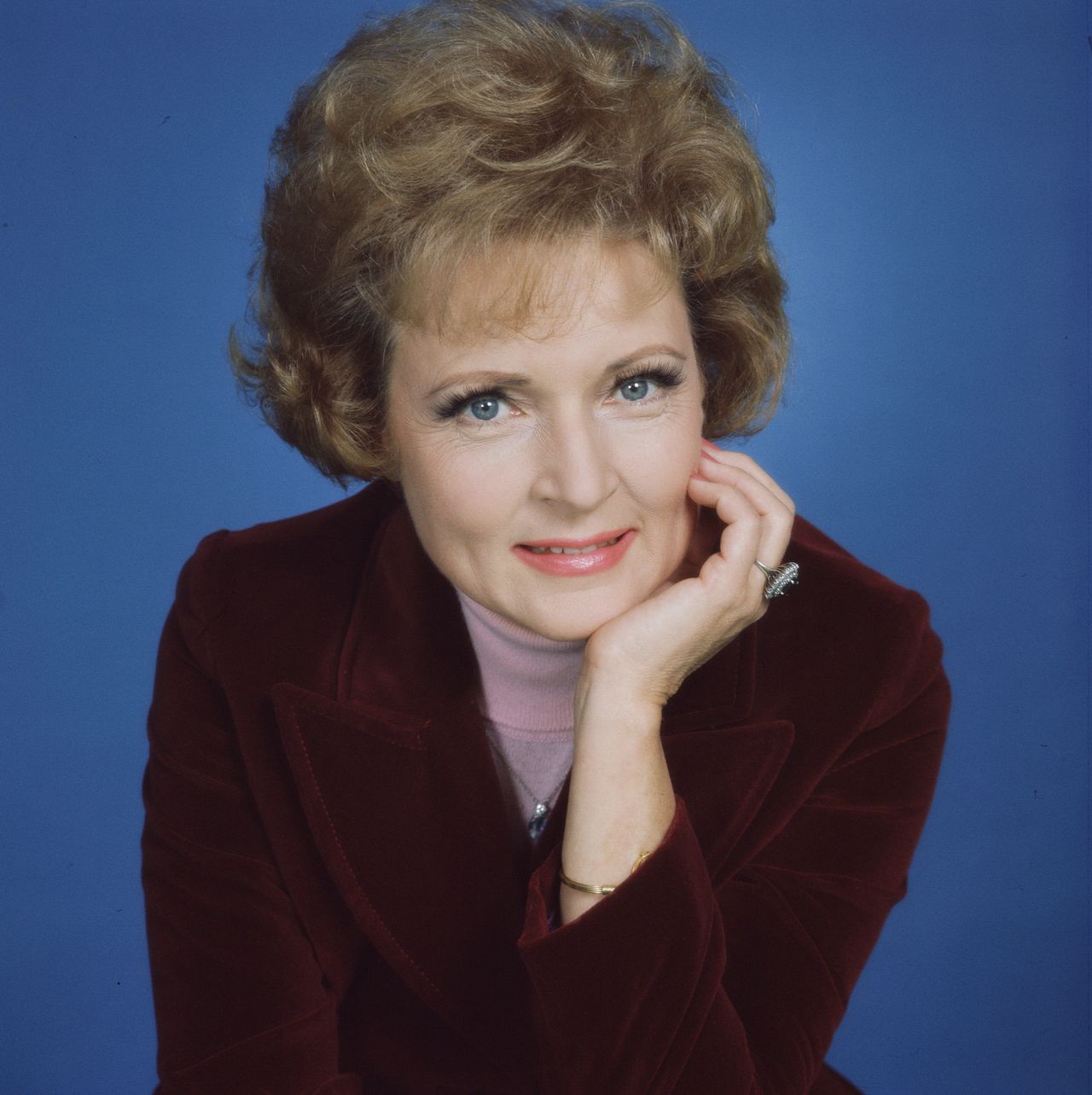 A publicity photo of Betty White in 1975 who plays Sue Ann Nivens in The Mary Tyler Moore Show