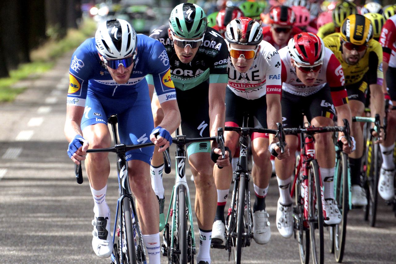 Deceuninck-Quickstep leads the chase