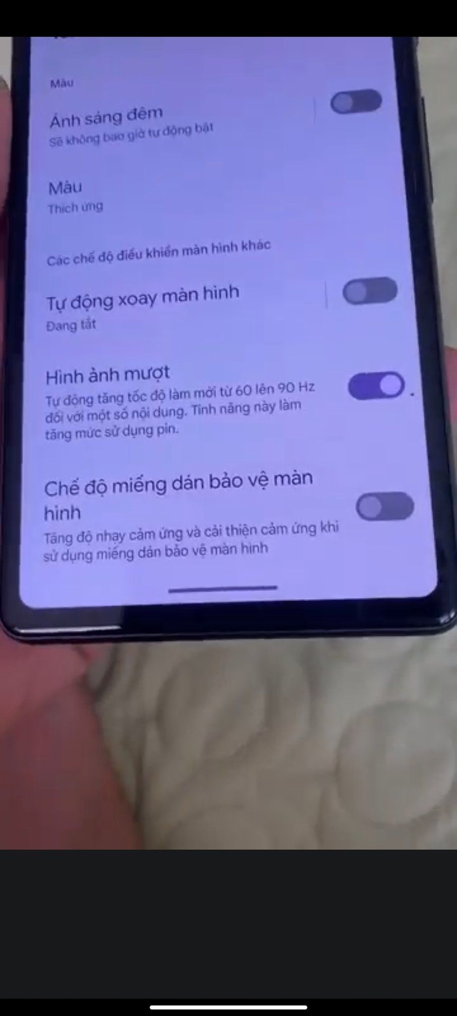 google pixel 7a prototype showing 90hz option