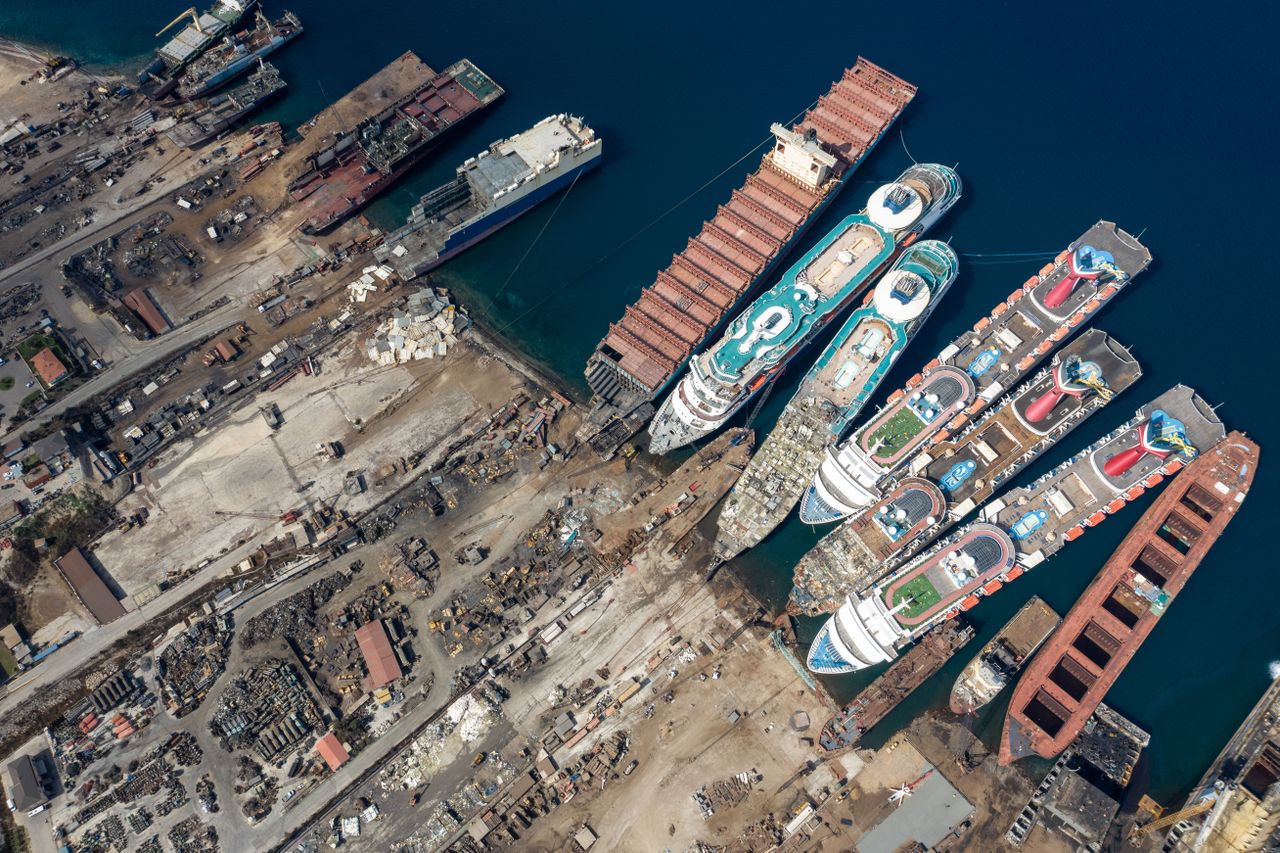 Cruise ships being recycled