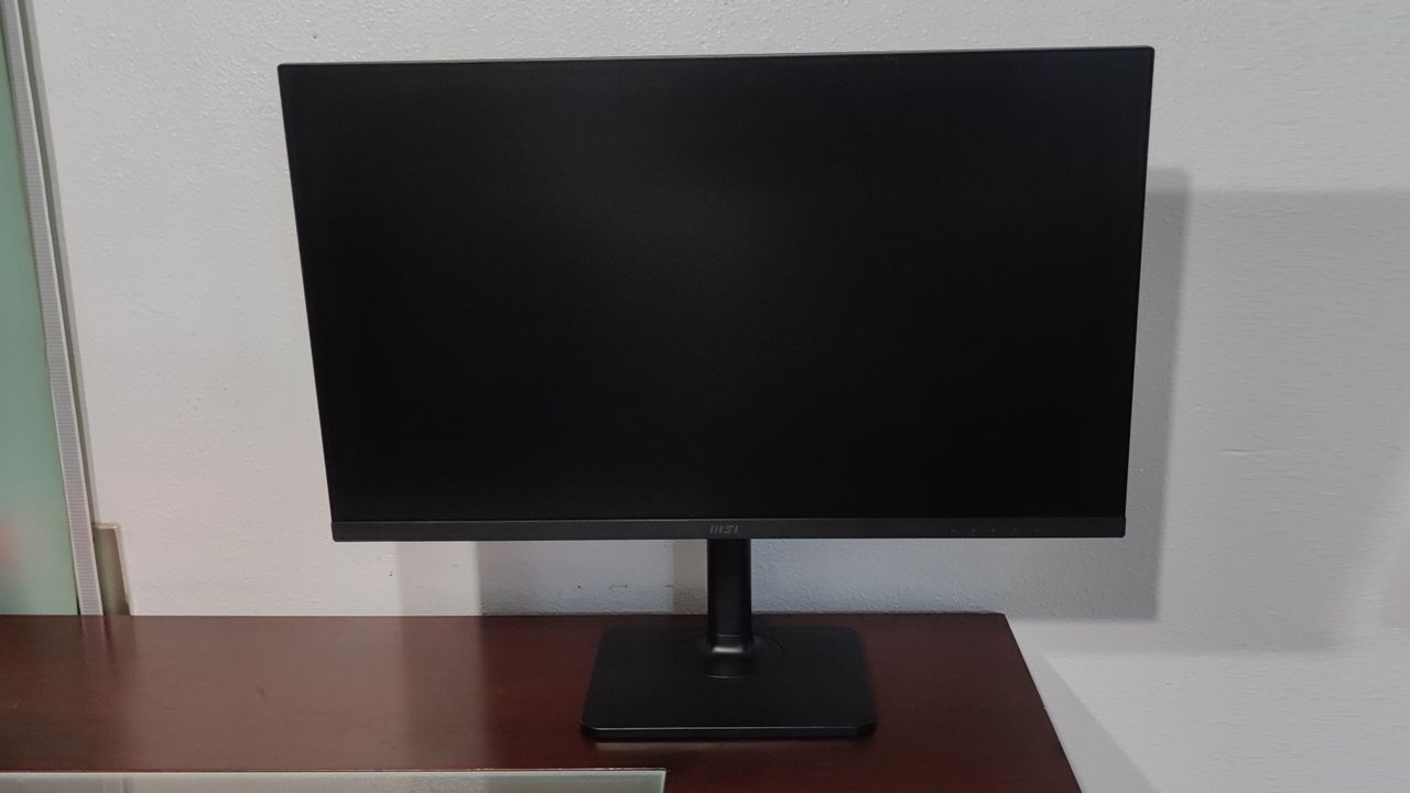 MSI Modern MD271QP posici&oacute;n alta horizontal.