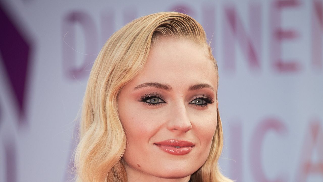 deauville, france september 07 editors note image was processed with digital filters sophie turner arrives the heavy screening during the 45th deauville american film festival on september 07, 2019 in deauville, france photo by francois g durandgetty images