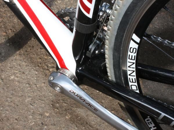 The squared-off chain stays and meaty down tube make full use of the bottom bracket shell's 68mm of real estate