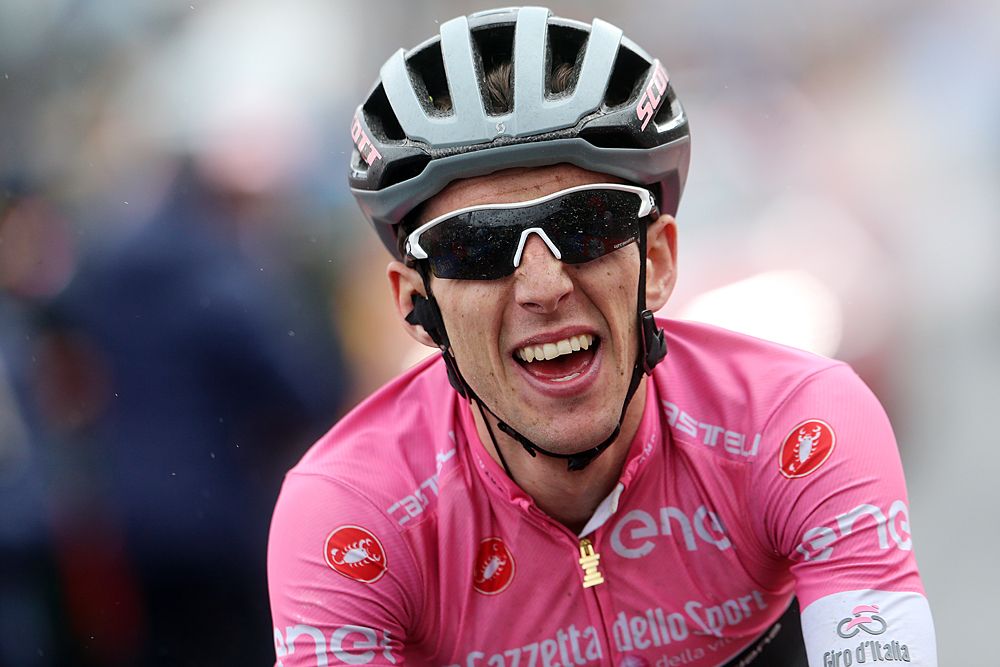 Simon Yates (Mitchelton-Scott) wins stage 15 at the Giro d'Italia