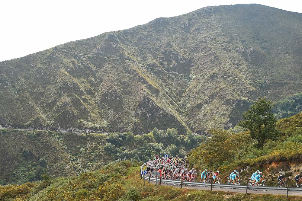 The peloton rides through the Spanish countryside during stage 15.