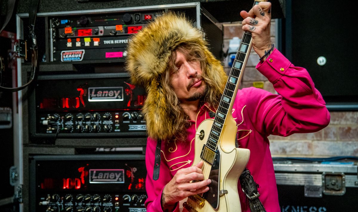 Justin Hawkins, surrounded by Laney amplifiers