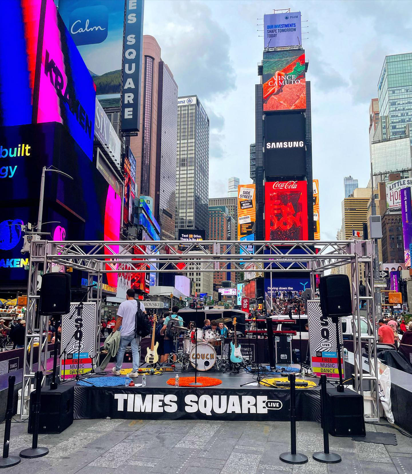 The band Couch played a high-energy show during the Times Square Live Friday Concerts Series utilizing a variety of products from RF Venue for dropout-free wireless microphone and in-ear monitor systems performance in one of the world’s most congested RF environments.