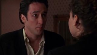 John Cusack speaking to Minnie Driver in Grosse Pointe Blank