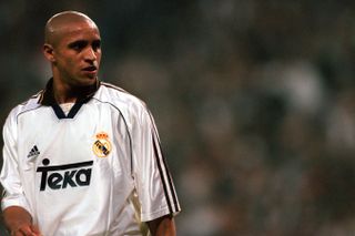 Roberto Carlos playing for Real Madrid in the semi-finals of the 1999/2000 Champions League against Bayern Munich