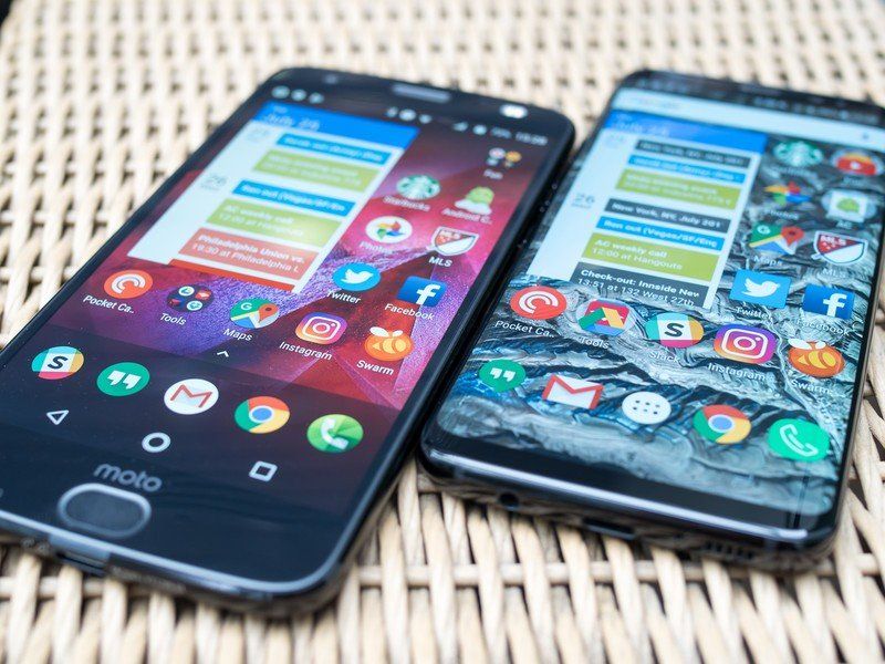 Moto Z2 Force vs. Galaxy S8