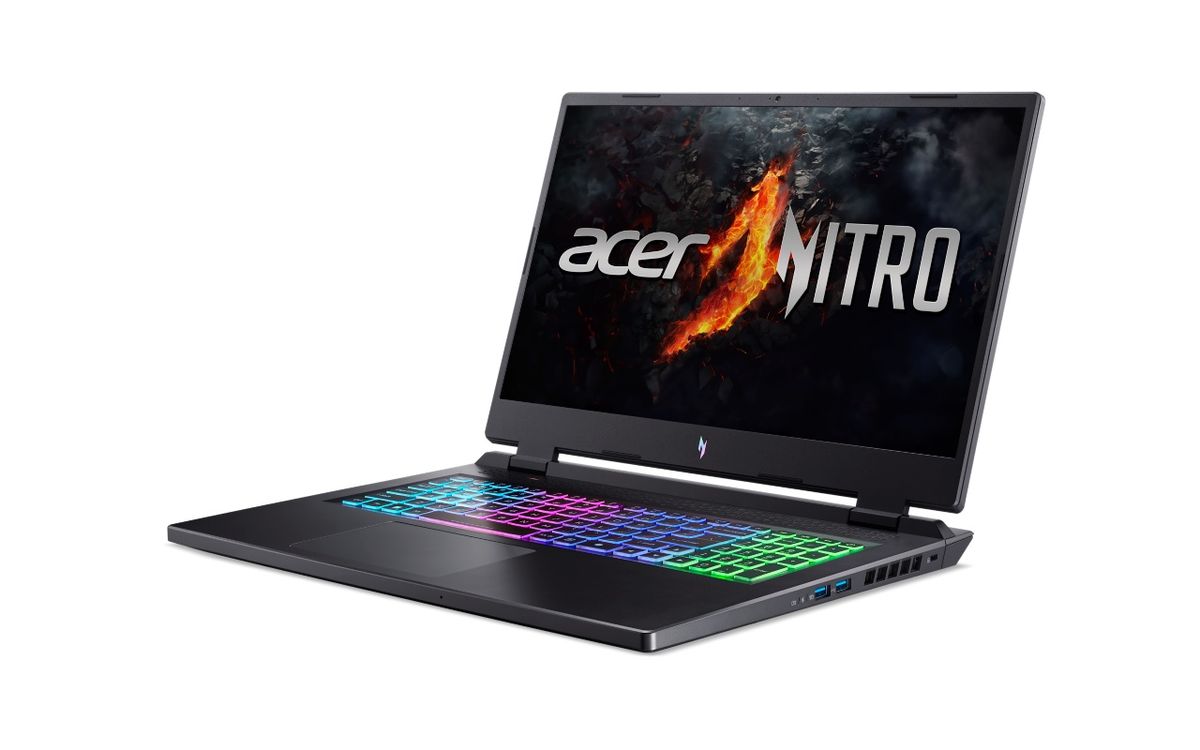 Acer Nitro 17 (AN17-72) gaming laptop.