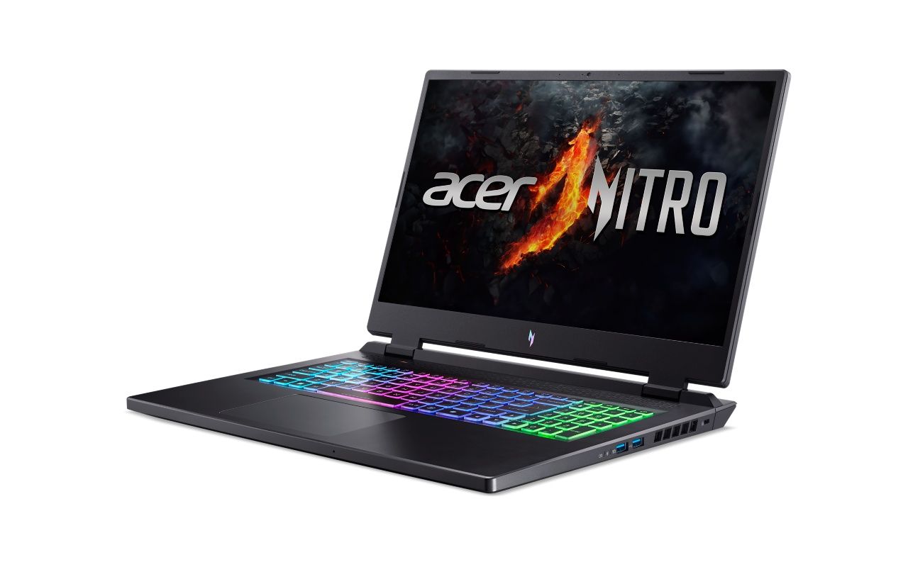 Acer Nitro 17 (AN17-72) gaming laptop.