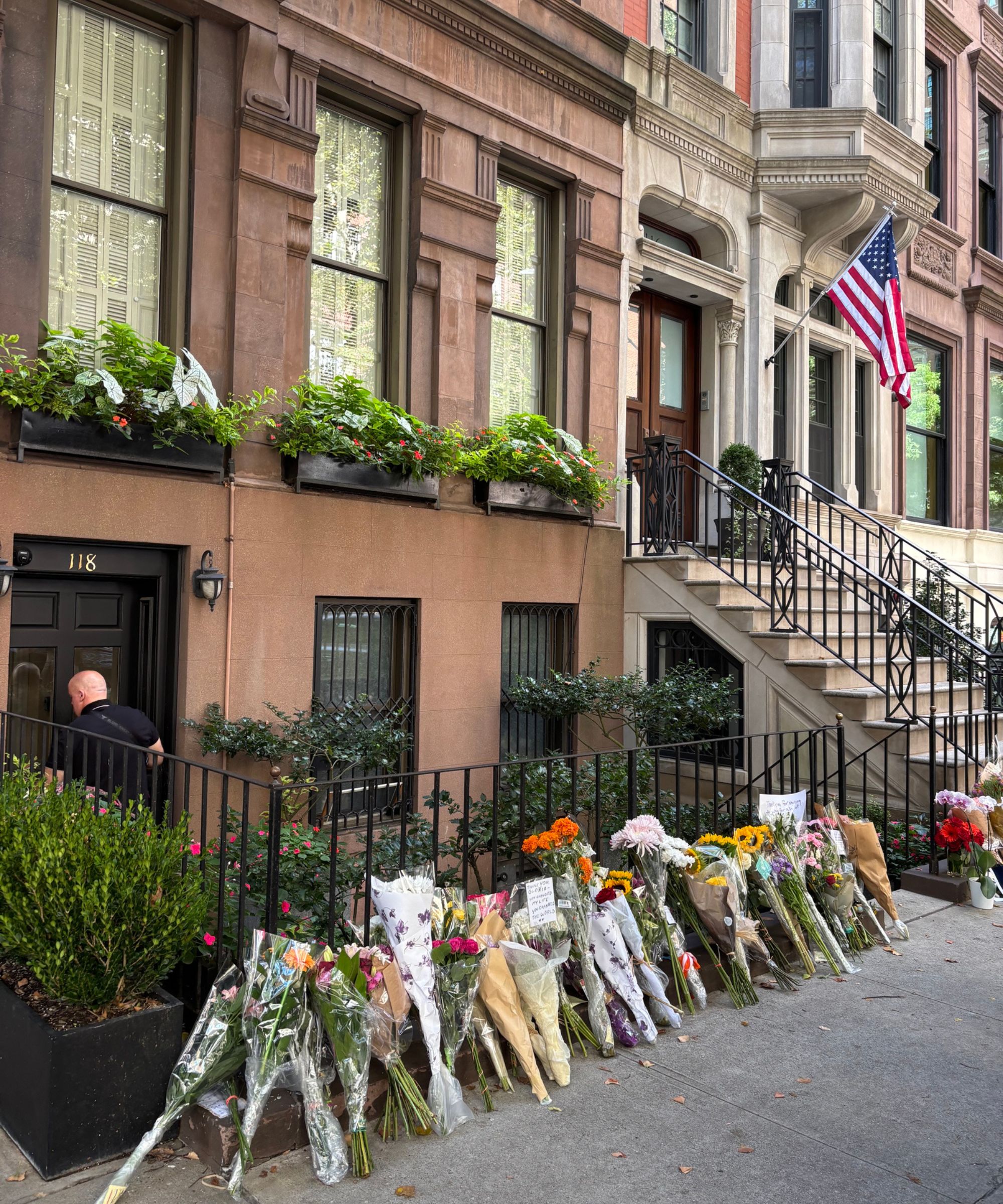 the front of gloria steinem's new york brownstone