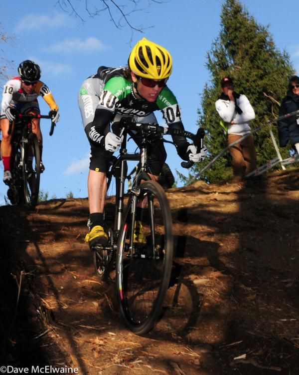 Mary McConneloug (Kenda-Seven-NoTubes) leading the race the steepest descent