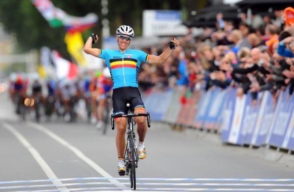 Philippe Gilbert (Belgium) celebrates his victory at the 2012 road world chamionship in Valkenburg.