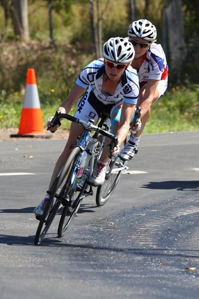 Ruth Corset (Team Tibco) leads Rachel Neylan (SA) and Judith Arndt (Team Columbia-HTC) late in the race
