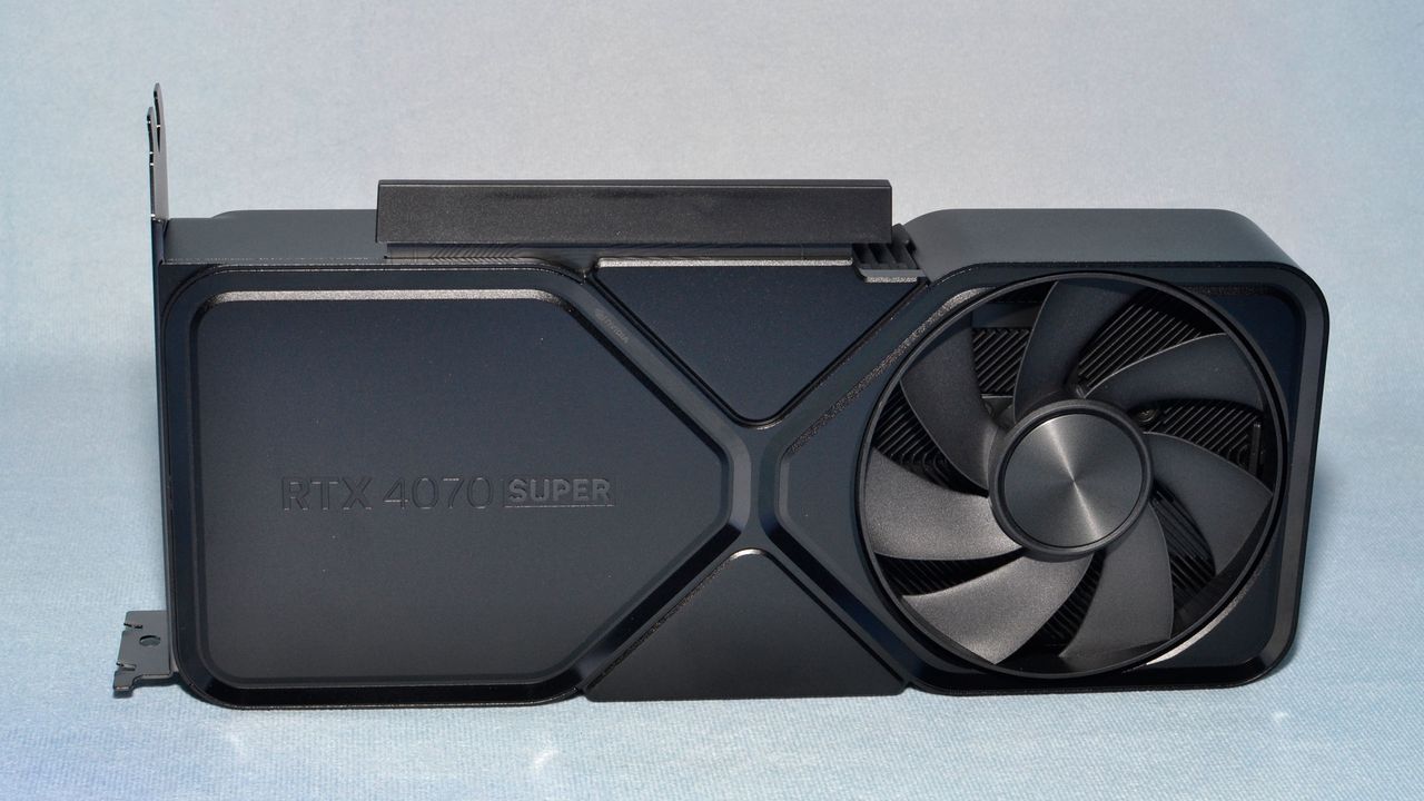 Nvidia GeForce RTX 4070 Super Founders Edition unboxing and card photos