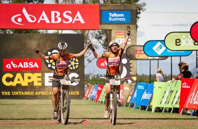 Jane Nuessli(R) and Sally Bigham(L) Win stage 1