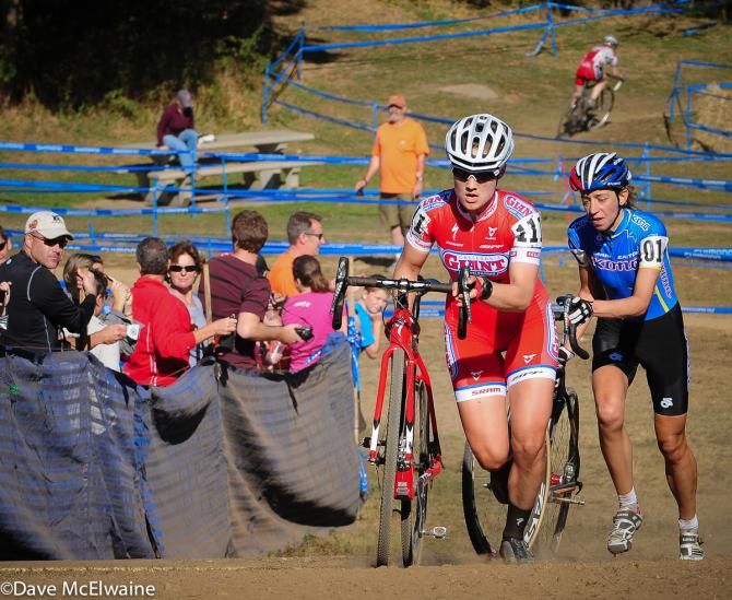 Elle Anderson (California Giant Berries/Specialized) attempting to run away from Wyman