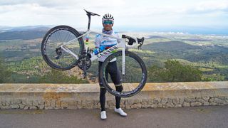 Alejandro Valverde shows off his custom Canyon