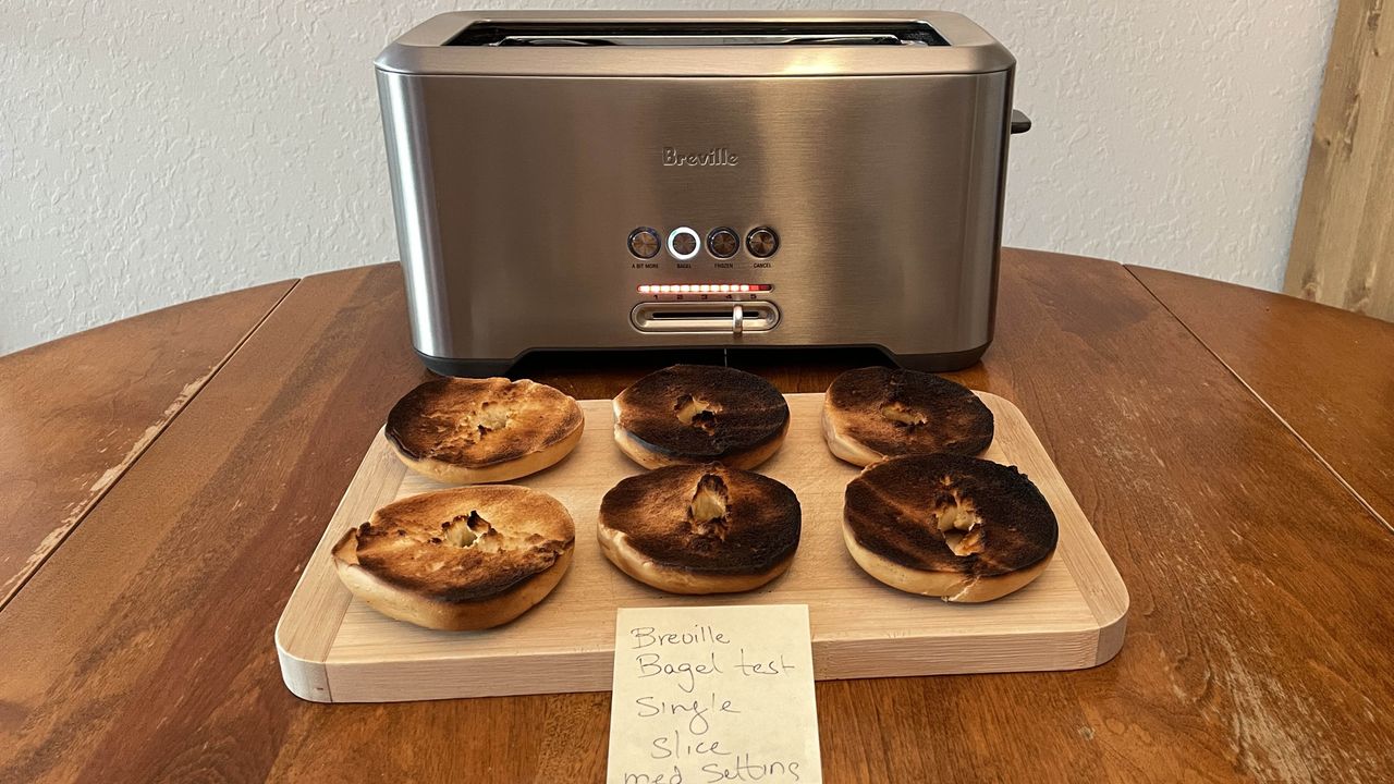 Breville Bit More 4-Slice Toaster bagel test