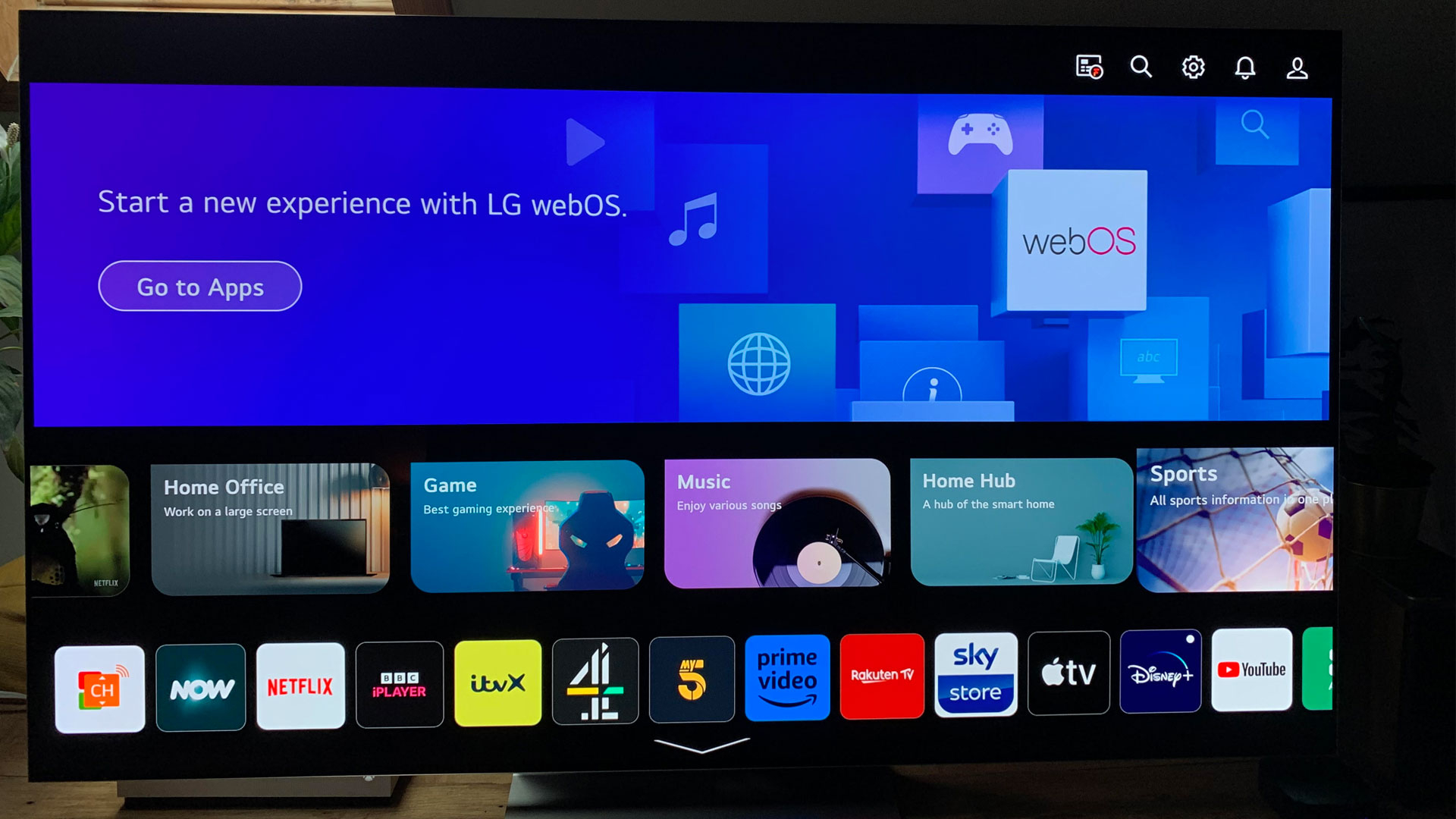 I tried the world’s best smart TV, and I’m going back to streaming with