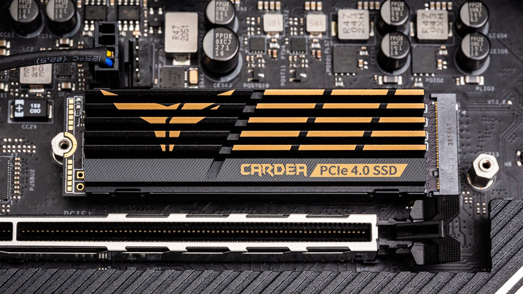 CARDEA 440 M.2 gen4 SSD 2tb TLC ジャンク CARDEA Z44Q M.2 PCIe 4.0 SSD 2TB - TEAMGROUP