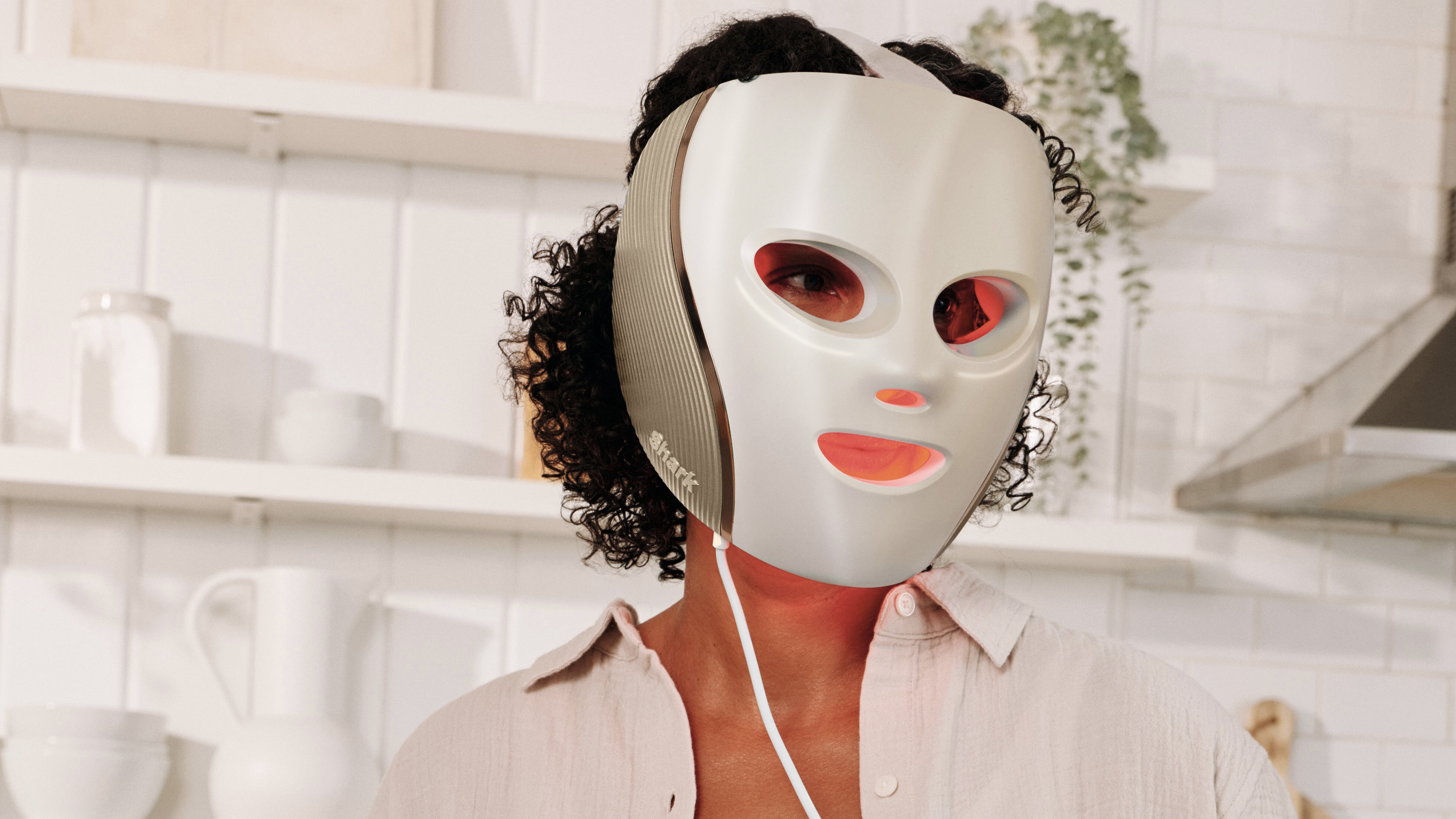 Shark CryoGlow Clinic Face + Body
