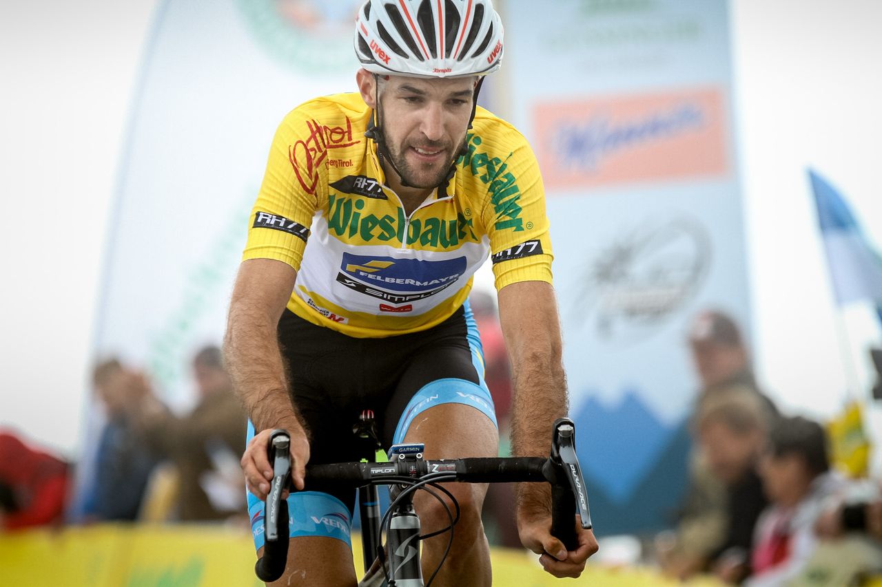 Markus Eibegger (Felbermayr Simplon Wels) loses his race lead