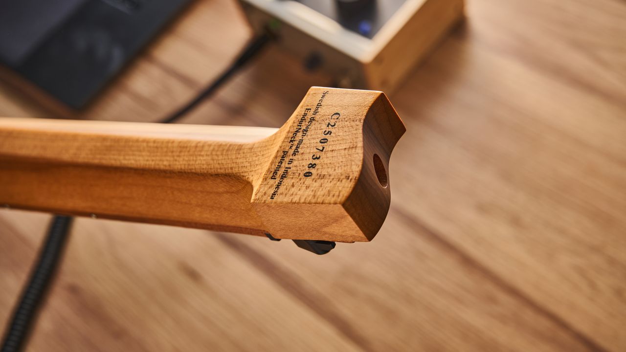 Strandberg N2 Boden Standard in Transformative Teal, shot in close-up and against a pale wooden floor.