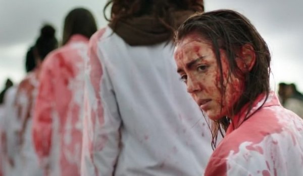 Garance Marillier covered in blood in Raw