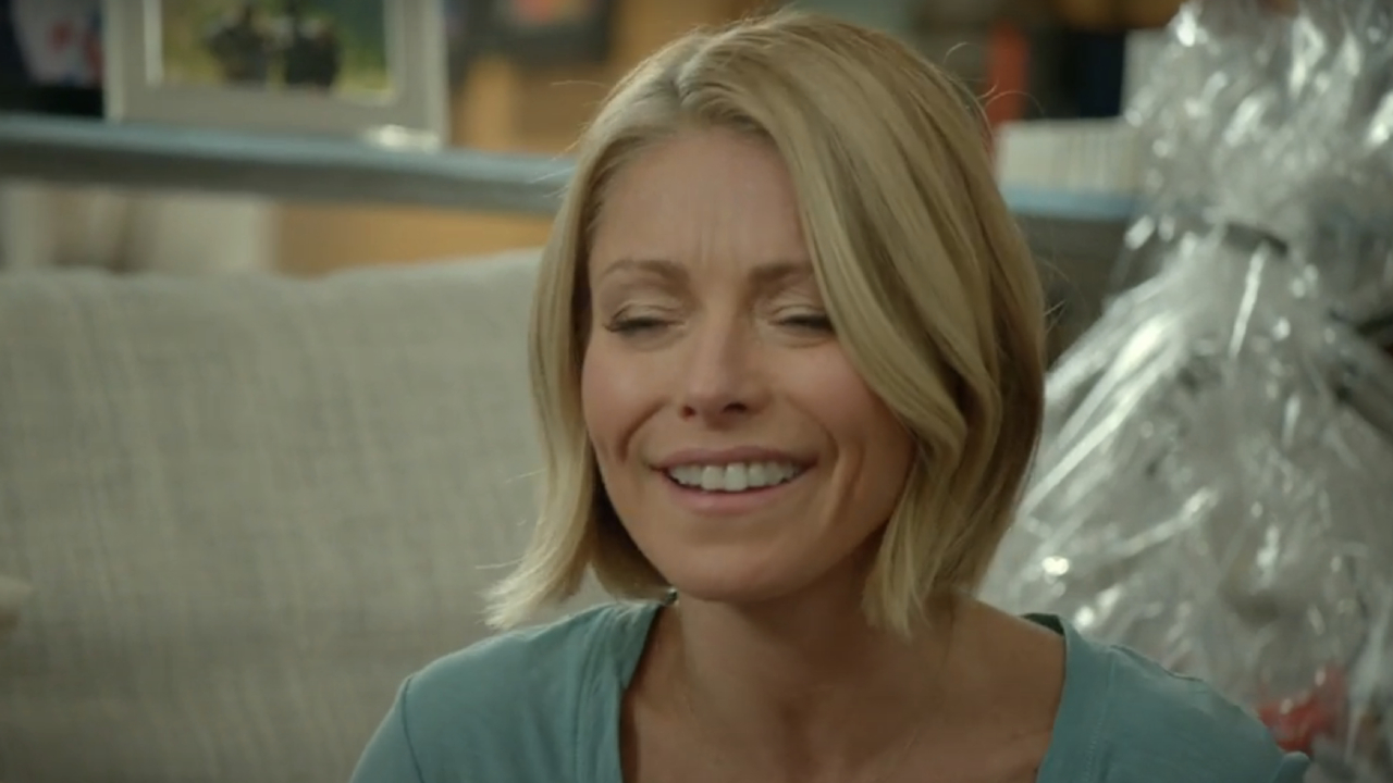 Kelly Ripa on Broad City