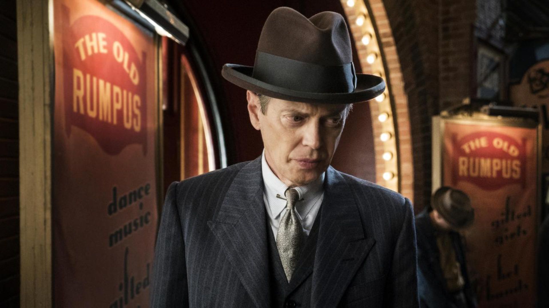 Diez años después de su final, es hora de admitir que Boardwalk Empire pertenece junto a Los Soprano y Breaking Bad como una de las CABRAS de la televisión.