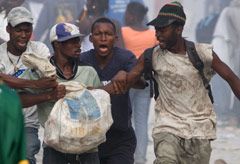 Haiti - Looting - World News - Marie Claire