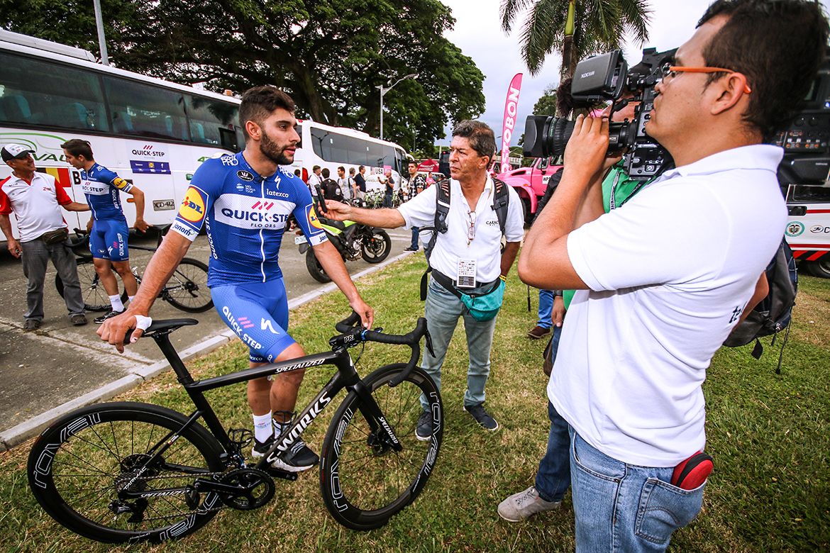 Fernando Gaviria (Quick-Step Floors) speaks with the press at the Colombia Oro y Paz presentation.
