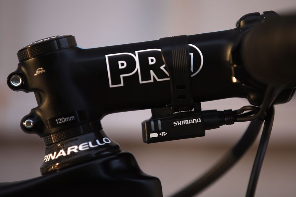 Kwiatkowski uses a PRO Vibe handlebars and stem