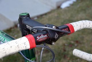 Salsa also provides its bar and stem to the team.