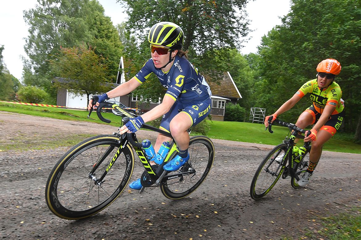 Amanda Spratt in the breakaway