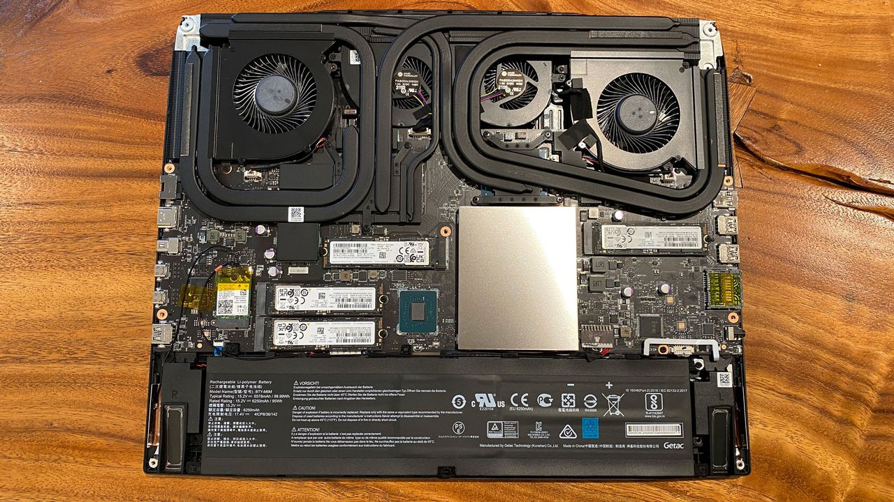 MSI Titan GT77