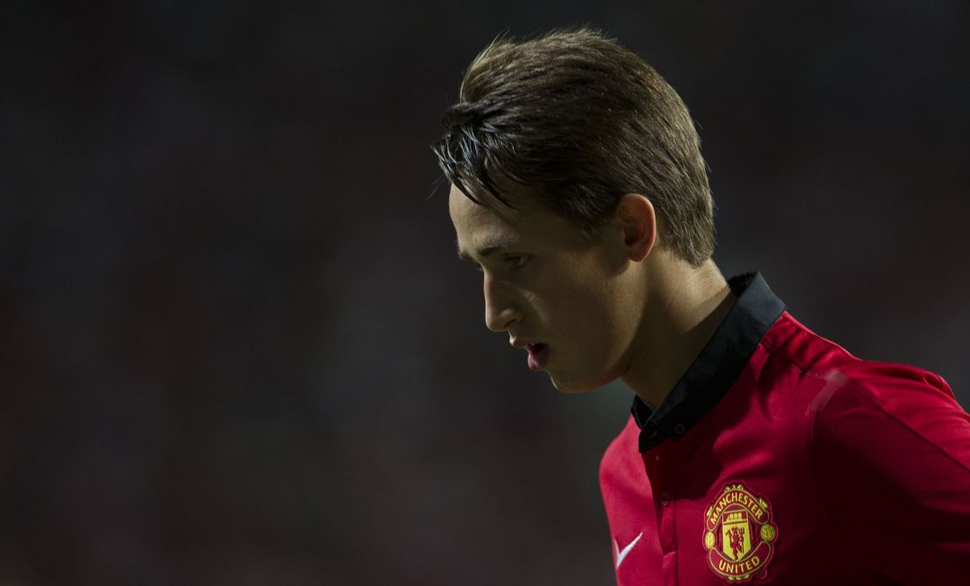 Аднан Янузай. Янузай футболист 2022. Игрок МЮ Янузай. Adnan Januzaj Manchester United 2014.