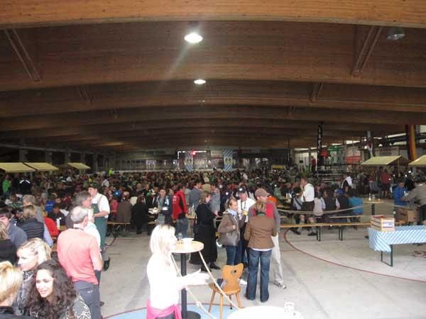 Here&rsquo;s what a room full of 1200 mountain bike racers looks like.