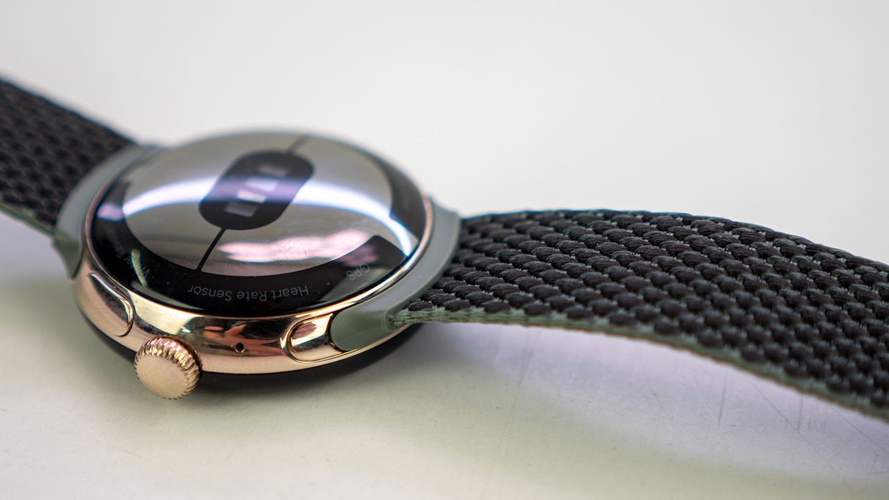 The Ivy colorway Google Pixel Watch Woven Band plastic lugs