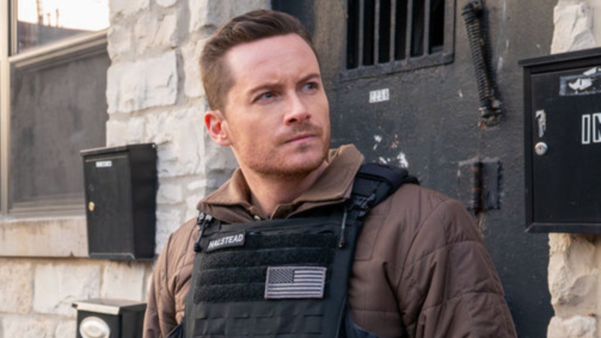 Jesse Lee Soffer as Jay Halstead on Chicago P.D. for the One Chicago crossover.