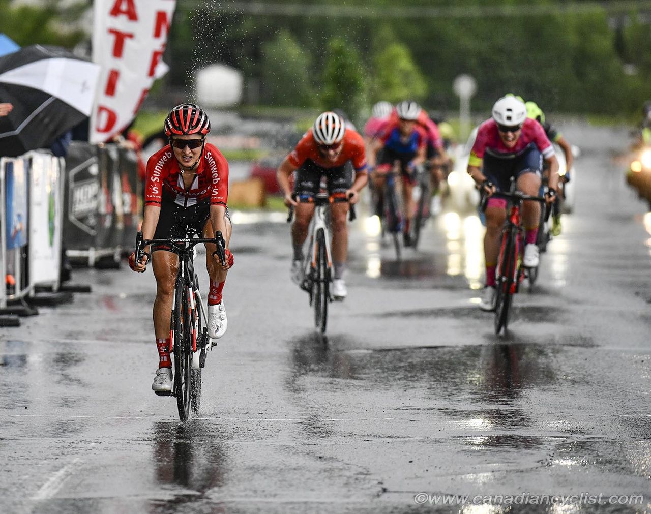 Leah Kirchmann (Team Sunweb) finishing 2nd