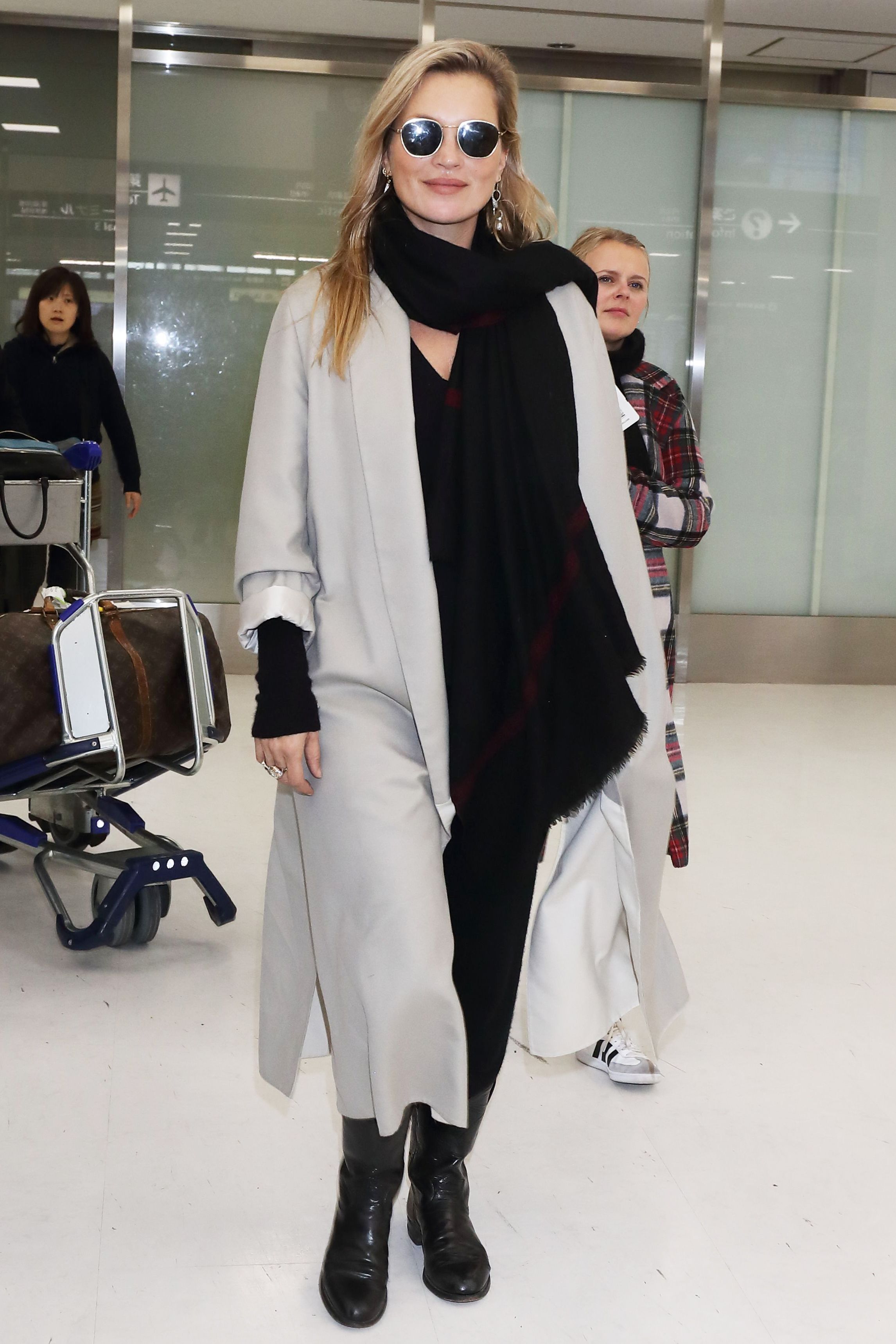 Kate Moss airport outfit.